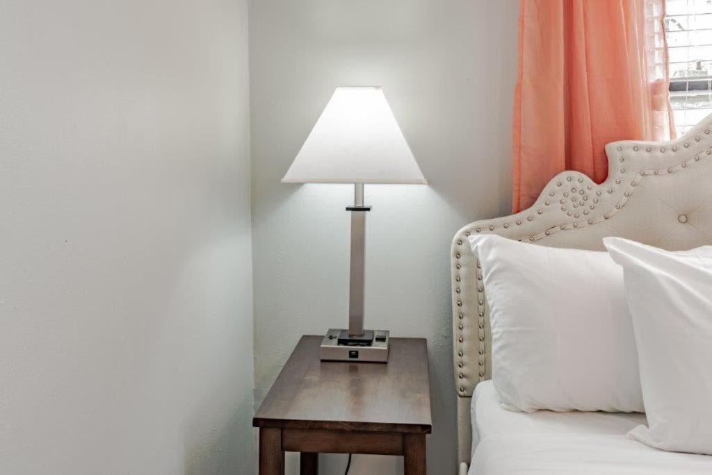 Appartamento Dauphin District Darling #4 Downtown, Dining Mobile Esterno foto