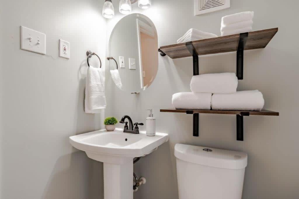 Appartamento Dauphin District Darling #4 Downtown, Dining Mobile Esterno foto